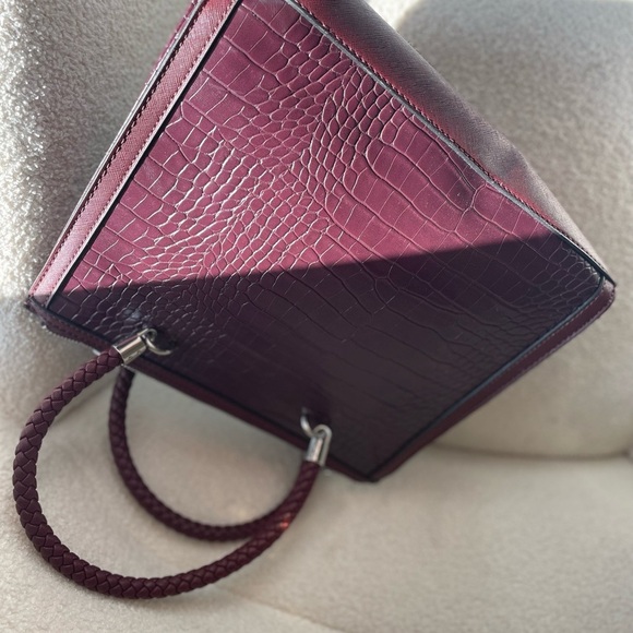 Guess burgundy Croc-Embossed Satchel NWOT - Picture 4 of 4